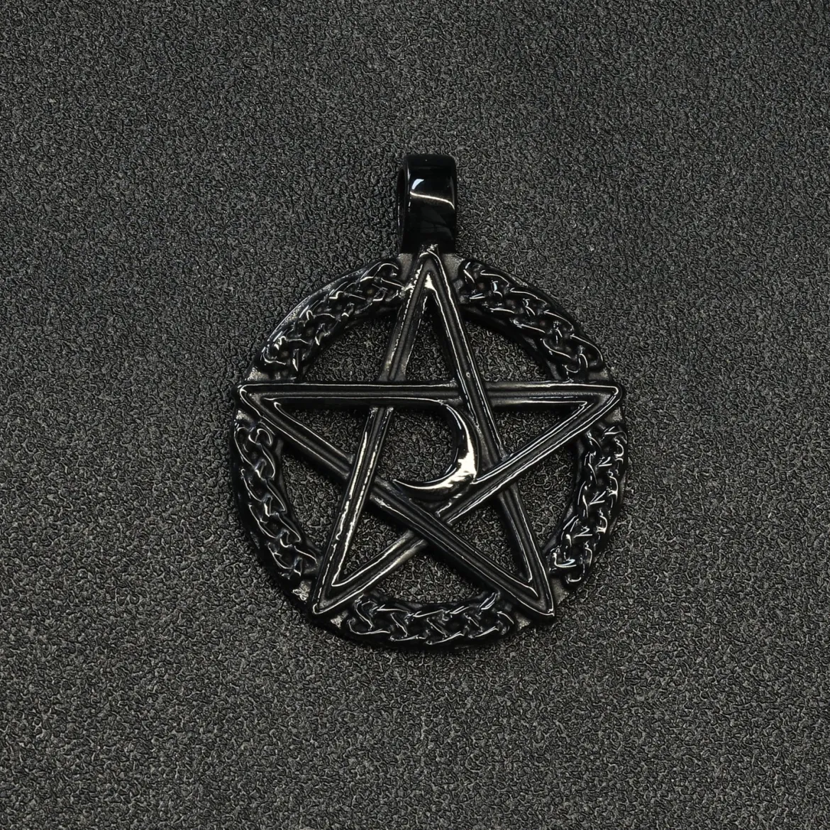 Black Moon Pentagram -Riipus