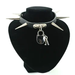 Bullet 691row large cone spike and padlock - Choker