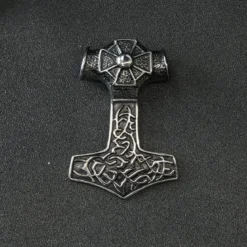 Celtic Mjölnir - Riipus