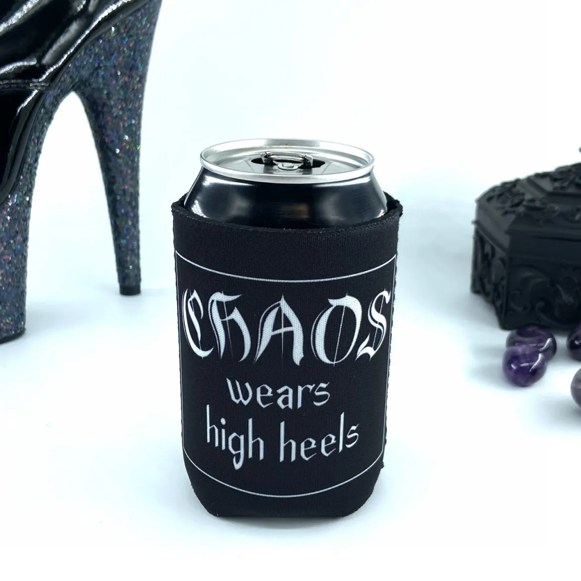 CHAOS wears high heels - Cooler