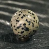 Dalmatian-jaspis pallo, 3cm