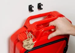 Jerrykannu Baarikaappi - Spirit of the Real Man (Red)
