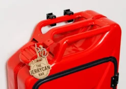 Jerrykannu Baarikaappi - Spirit of the Real Man (Red)