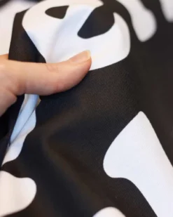 Perkele kangaskassi, Musta