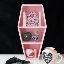 Pink Coffin hylly