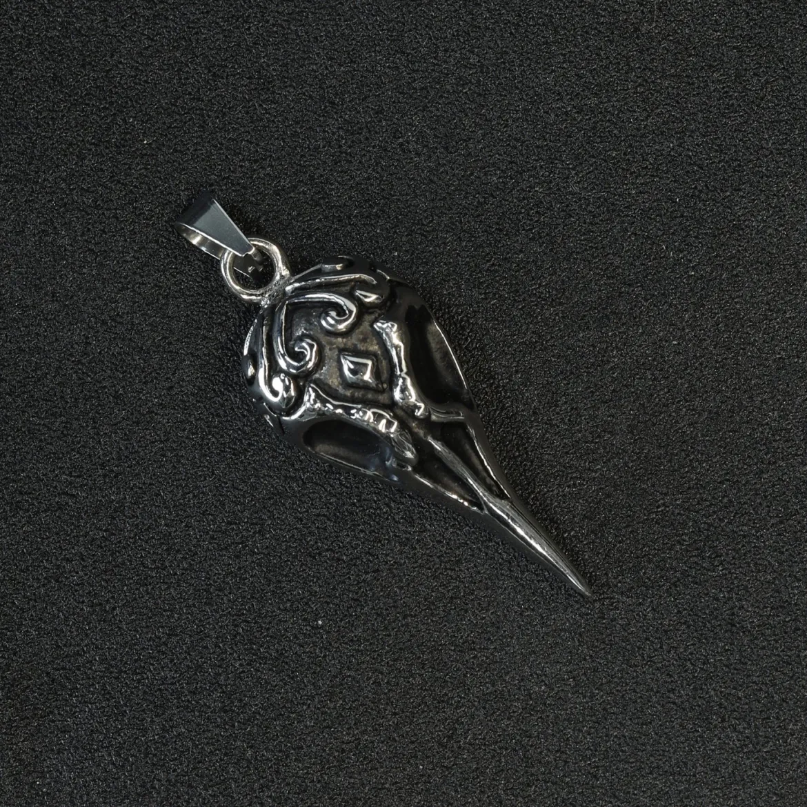 Raven Skull - Riipus