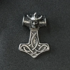 Skull Mjölnir - Riipus