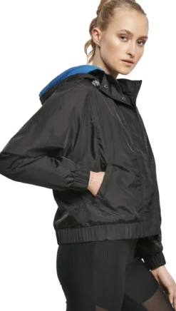 Urban Classics Oversized Shiny Crincle Nylon - Naisten takki, musta