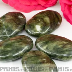 Xinyi-jade - Huolikivi (Kämmenkivi)