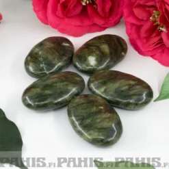 Xinyi-jade - Huolikivi (Kämmenkivi)